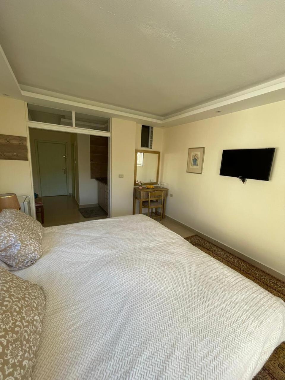 Classy Hostel Madaba Luaran gambar